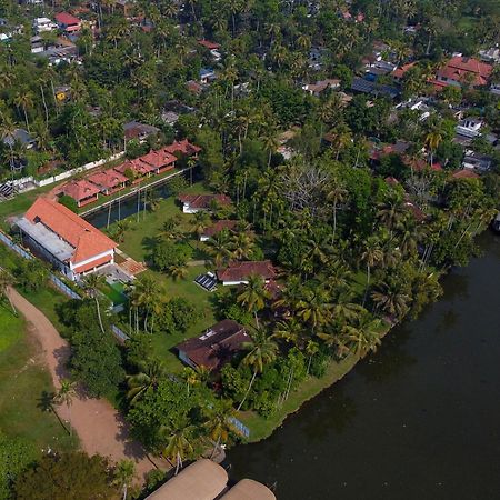 Palmgrove Lake Resort Alappuzha المظهر الخارجي الصورة