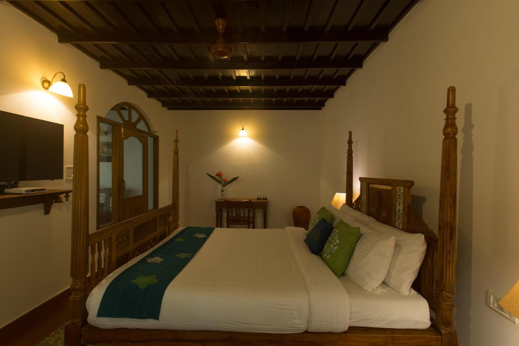 Palmgrove Lake Resort Alappuzha المظهر الخارجي الصورة