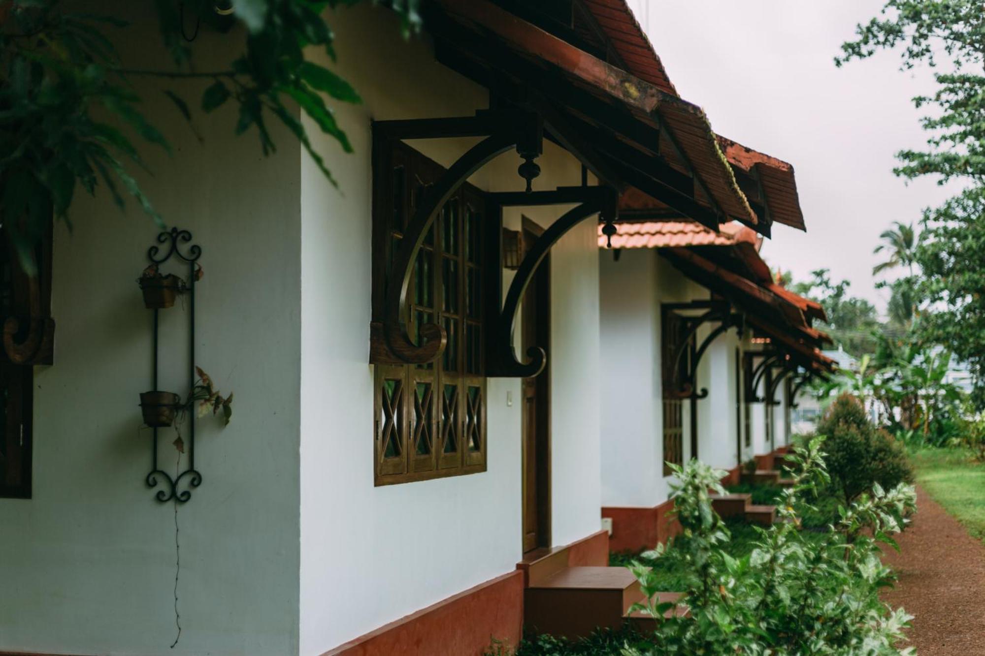 Palmgrove Lake Resort Alappuzha المظهر الخارجي الصورة
