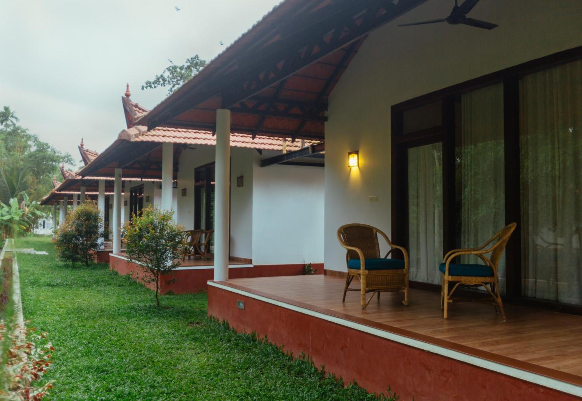 Palmgrove Lake Resort Alappuzha المظهر الخارجي الصورة