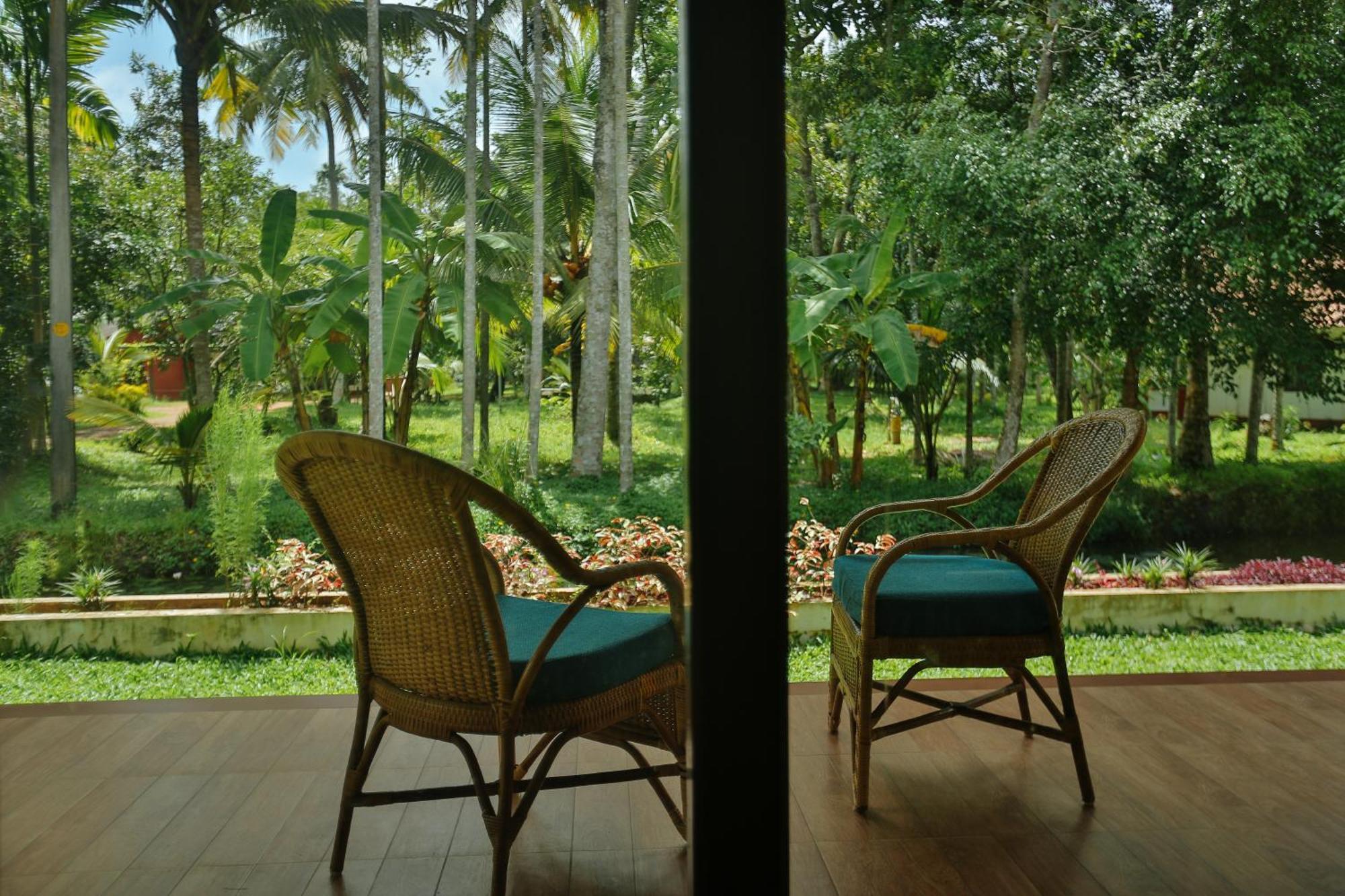 Palmgrove Lake Resort Alappuzha المظهر الخارجي الصورة