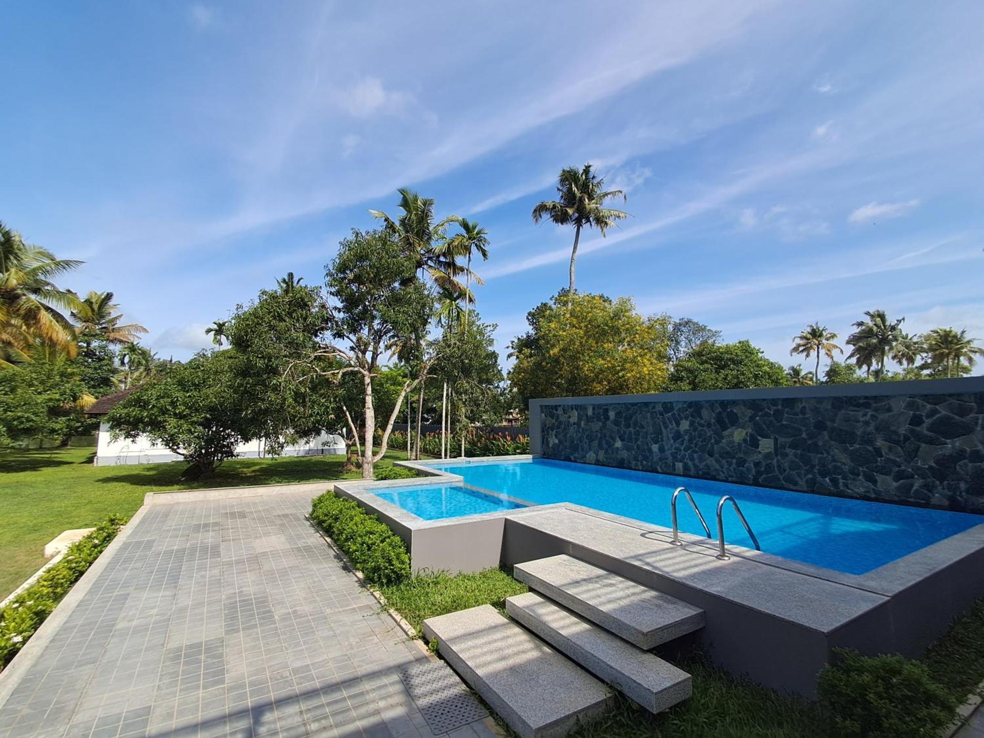 Palmgrove Lake Resort Alappuzha المظهر الخارجي الصورة