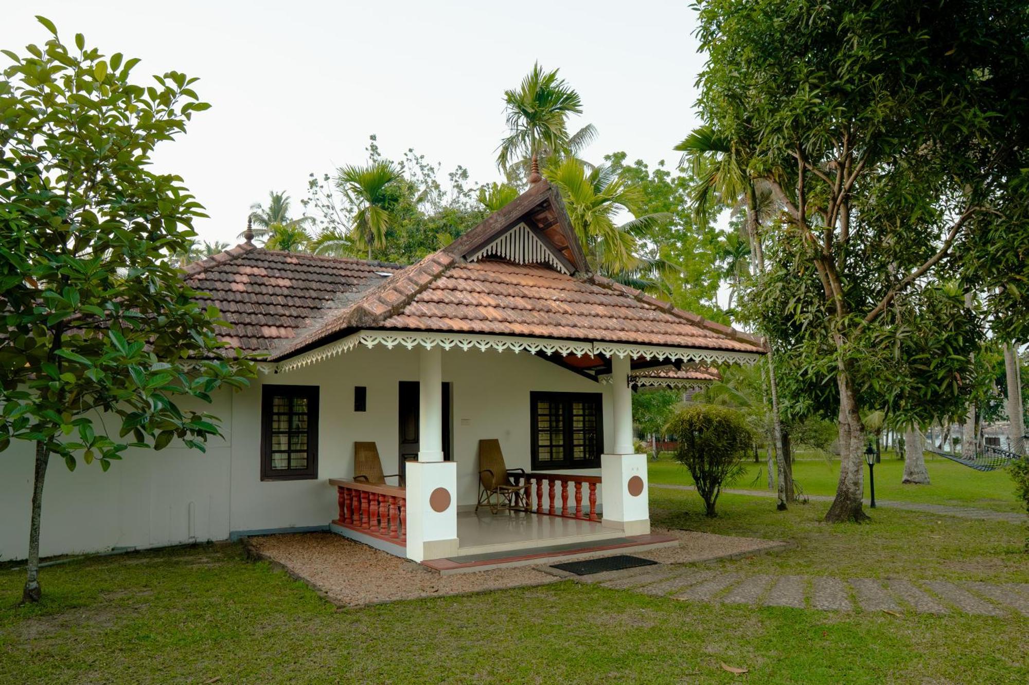 Palmgrove Lake Resort Alappuzha المظهر الخارجي الصورة