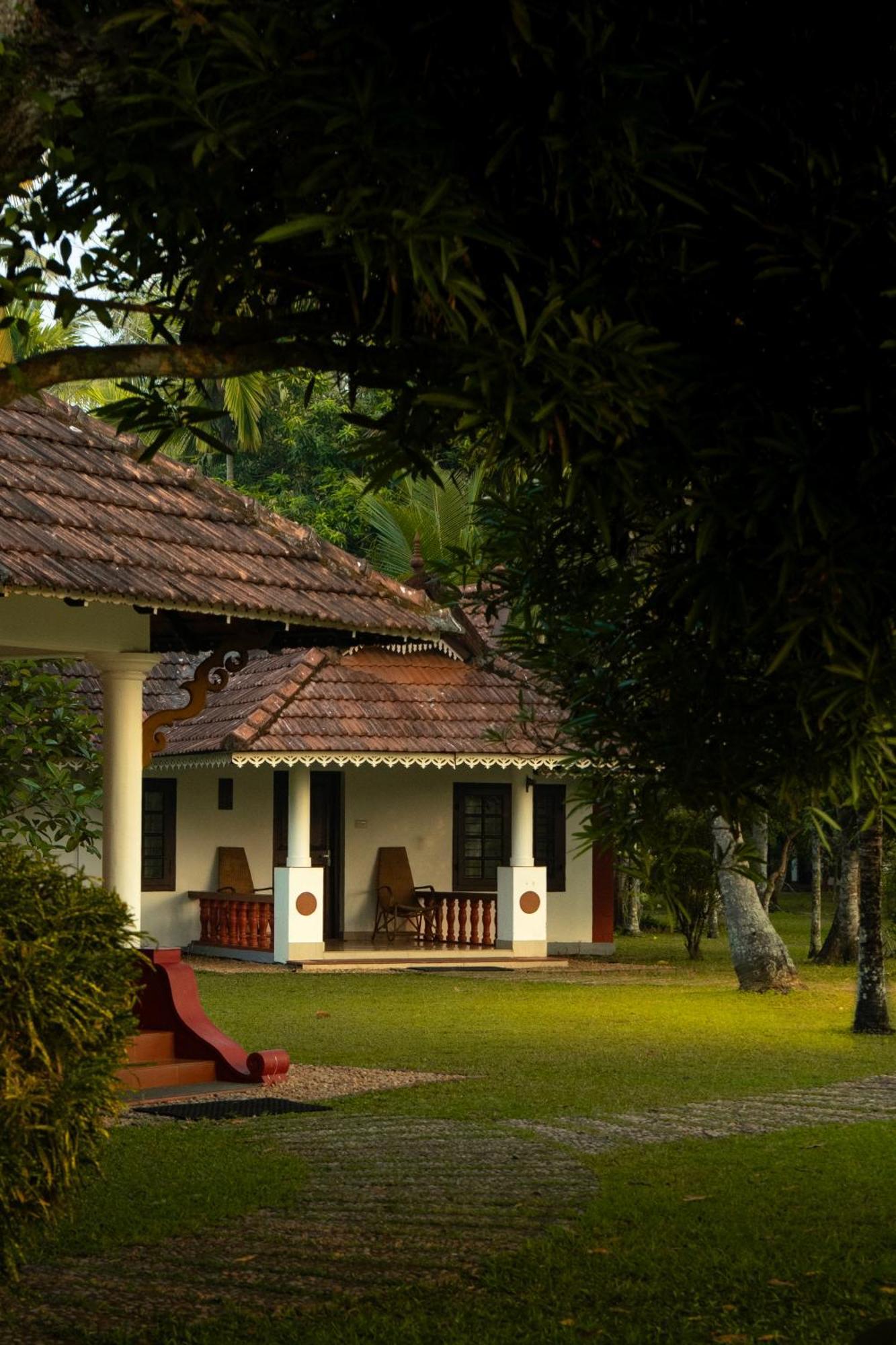 Palmgrove Lake Resort Alappuzha المظهر الخارجي الصورة