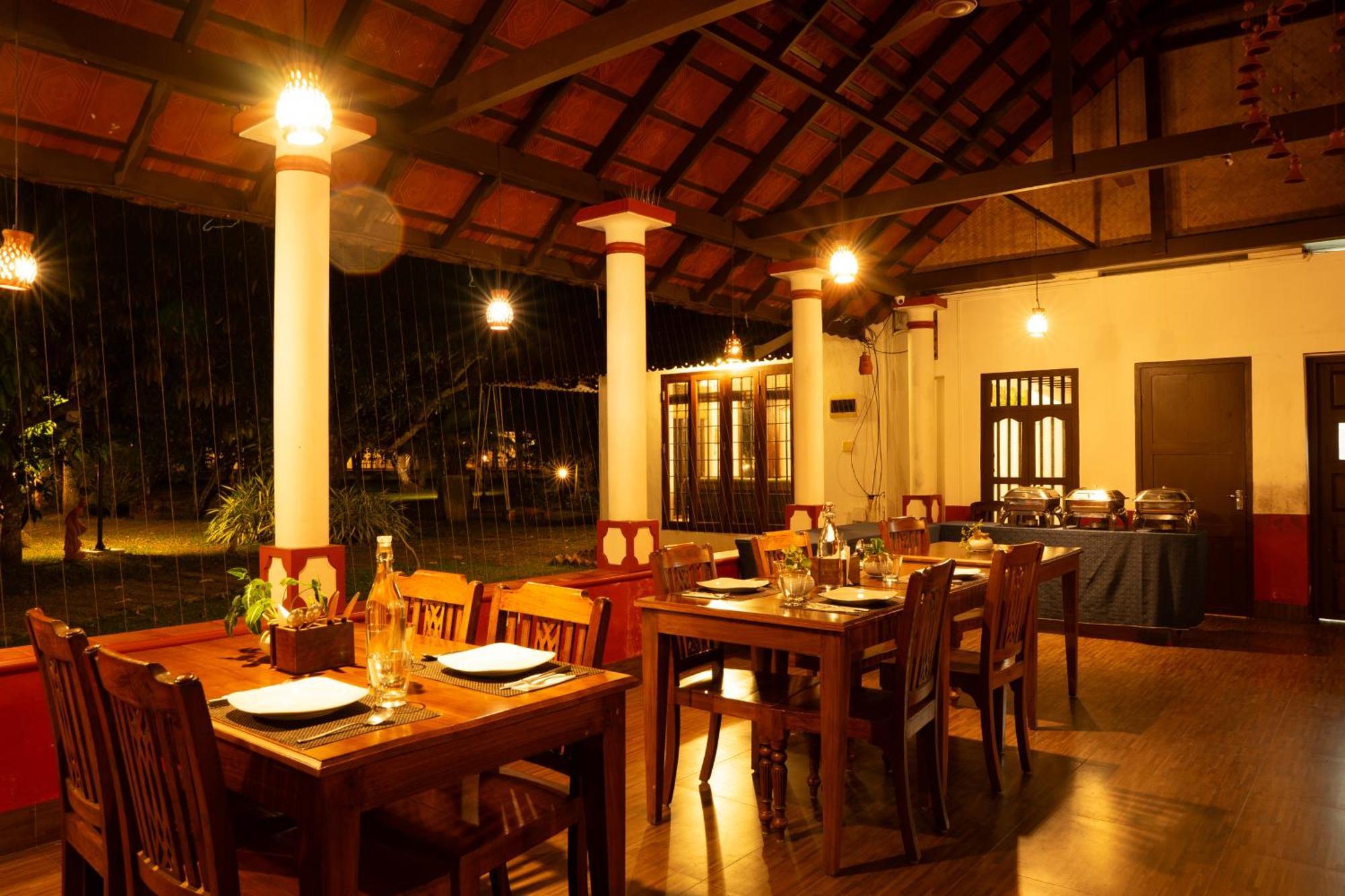 Palmgrove Lake Resort Alappuzha المظهر الخارجي الصورة