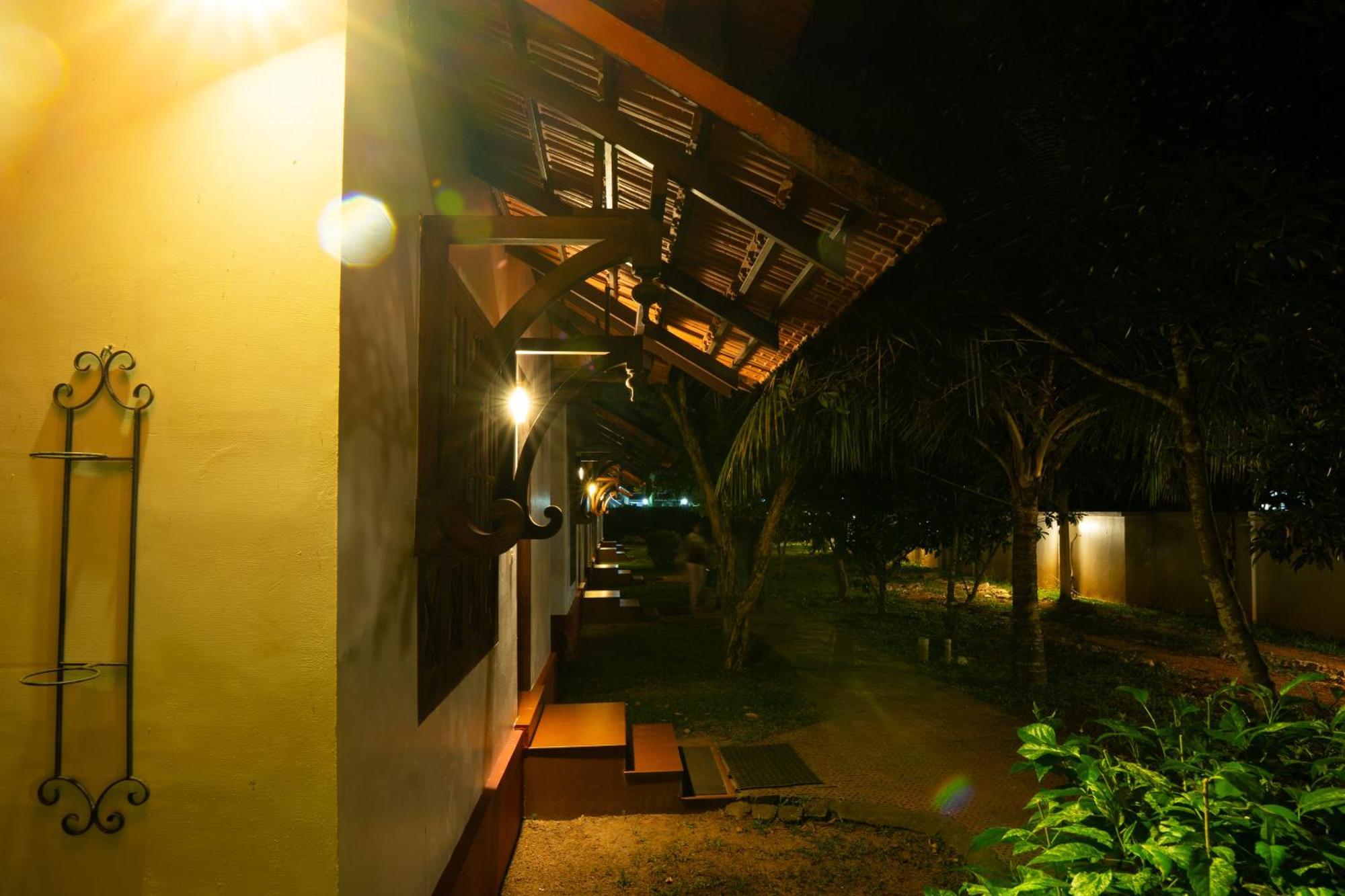 Palmgrove Lake Resort Alappuzha المظهر الخارجي الصورة