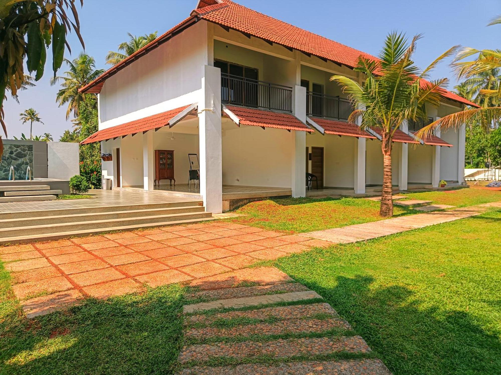 Palmgrove Lake Resort Alappuzha المظهر الخارجي الصورة