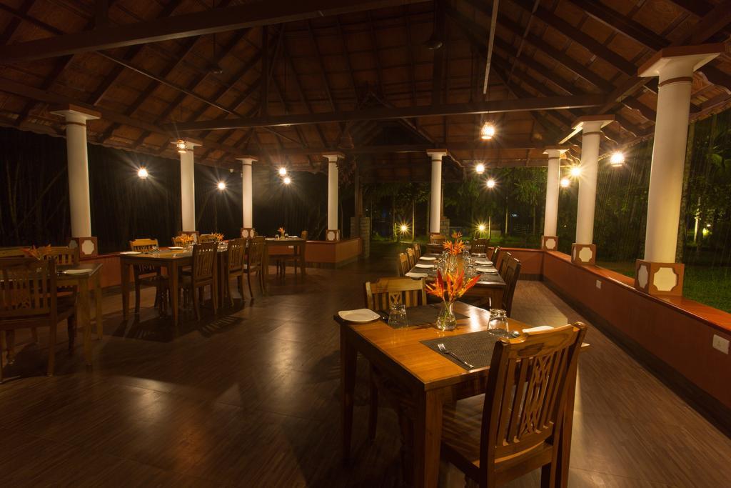 Palmgrove Lake Resort Alappuzha المظهر الخارجي الصورة