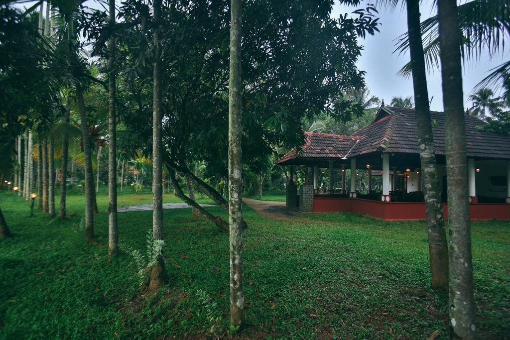 Palmgrove Lake Resort Alappuzha المظهر الخارجي الصورة