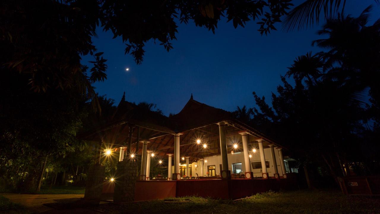 Palmgrove Lake Resort Alappuzha المظهر الخارجي الصورة